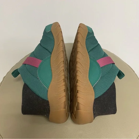 Teva Women's Teal and Magenta Mules - Picture 6 of 8